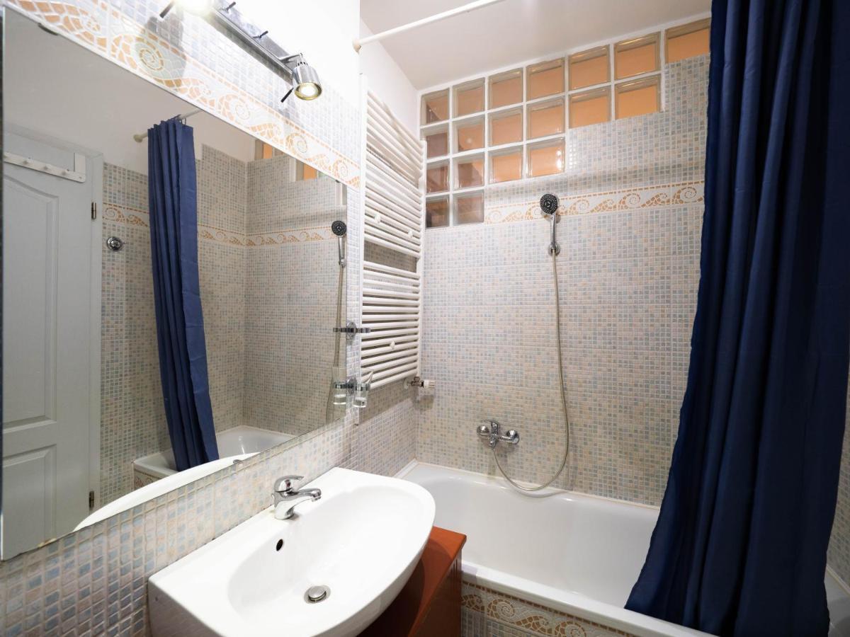 Super Cute Studio With Terrace Next To Gozsdu Passage Budapest Exterior photo